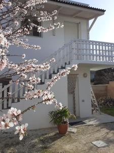 A balcony or terrace at Contrada Vento home sharing