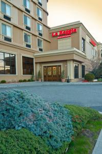 Gallery image of Meadowlands Plaza Hotel in Secaucus