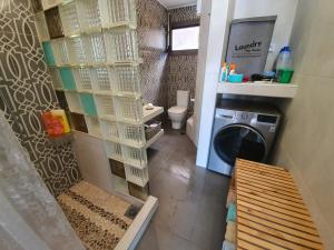 Ένα μπάνιο στο Super Loft With Acropolis View