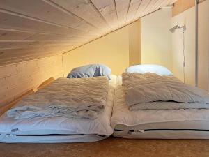 Vuode tai vuoteita majoituspaikassa Two-Bedroom Holiday home in Stubbekøbing 2