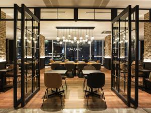 Restoran või mõni muu söögikoht majutusasutuses SHIBUYA STREAM HOTEL formerly Shibuya Stream Excel Hotel Tokyu