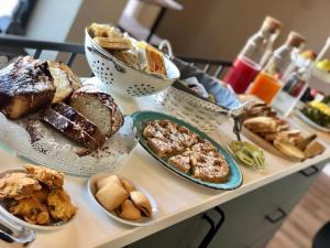 Jedlo v ubytovaní bed & breakfast alebo blízkom okolí
