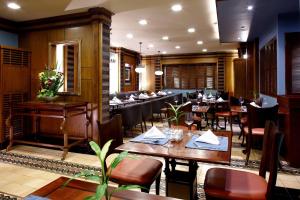 Εστιατόριο ή άλλο μέρος για φαγητό στο Herald Suites Solana