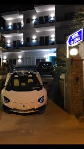 Fotografie z fotogalerie ubytování Hotel De Luna v destinaci Ksamil