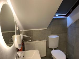 Kúpeľňa v ubytovaní Balaton Kinizsi Apartman