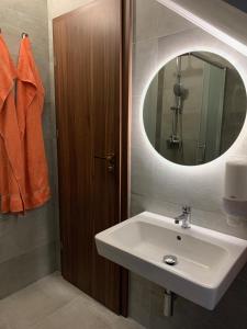 Kúpeľňa v ubytovaní Balaton Kinizsi Apartman