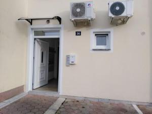 Fotografia z galérie ubytovania STUDIO APARTMAN TONKO - s balkonom v Zatone