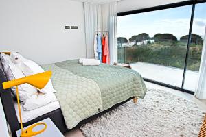 Postel nebo postele na pokoji v ubytování 3 BDRM Vacation Home • SEA VIEW • Cala De Mijas