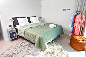 Postel nebo postele na pokoji v ubytování 3 BDRM Vacation Home • SEA VIEW • Cala De Mijas