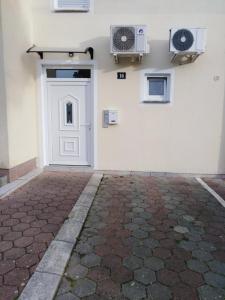 Fotografia z galérie ubytovania STUDIO APARTMAN TONKO - s balkonom v Zatone