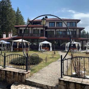 Gallery image of St.George Hotel in Govedartsi