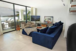 TV a/nebo společenská místnost v ubytování 3 BDRM Vacation Home • SEA VIEW • Cala De Mijas