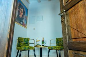 Heritage Villa Vitturi Sea View的休息区