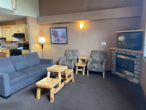 Gallery image of Elkwater Lake Lodge and Resort in Elkwater