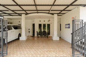 Fotografie z fotogalerie ubytování Fast Hous Syariah Bogor Mitra RedDoorz v destinaci Bogor