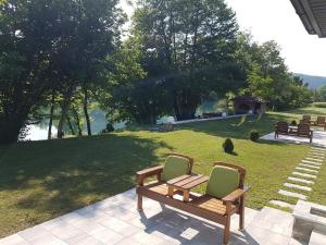 Photo de la galerie de l'établissement Holiday home Green coast, à Bosanska Krupa