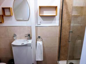 Łazienka w obiekcie Drzewna Apartamenty - Kupiecka 5