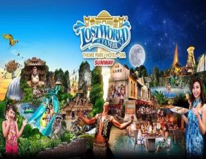 um cartaz do aventura Disneylândia com uma fotografia do aventura em Sun Inns Tambun em Kampong Batu Lapan
