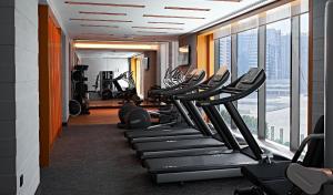 Fitness centrum a/nebo fitness zařízení v ubytování Revier Hotel - Dubai