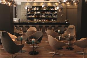 Lounge atau bar di Motel One Manchester-Piccadilly