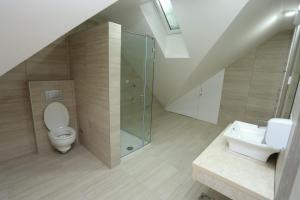 Koupelna v ubytování Mipet apartmani + 37 fotografií