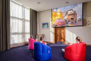 Area soggiorno di Manor West Hotel & Leisure Club