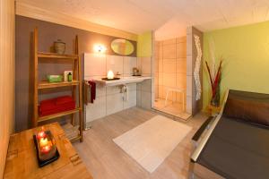 Kuhinja ili čajna kuhinja u objektu apartment EFEU "mit stil & tradition"