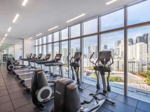 Spordikeskus ja/või sportimisvõimalused majutusasutuses Novotel Miami Brickell