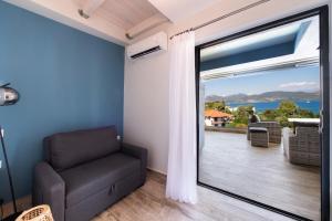 Фотография из галереи Blue House luxury apartment в городе Никиана