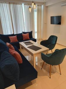 Μια τηλεόραση ή/και κέντρο ψυχαγωγίας στο AL Mare-Villa z Basenem i klimatyzacją w CENIE POBYTU