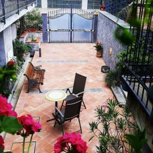 A balcony or terrace at B&B Aria Dell’' Etna