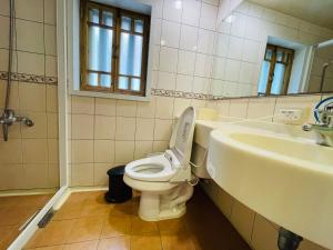Koupelna v ubytování Grace Homestay + 37 fotografií