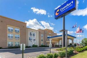 Foto da galeria de Comfort Inn & Suites Allen Park - Dearborn em Allen Park