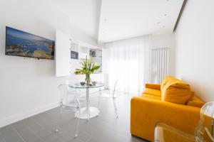 Ruang duduk di Wabi-Sabi Flats Sorrento