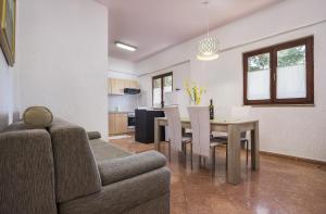 Kuchyňa alebo kuchynka v ubytovaní Karmelo Appartment Davorka