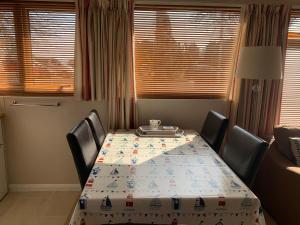 Fotografie z fotogalerie ubytování Dartmouth 2 Bed Detached Chalet 144 Norton Park v destinaci Dartmouth