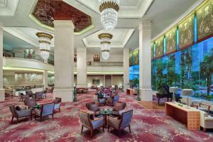 Uma área de estar em Shangri-La Jakarta