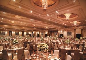 Makati Shangri-La, Manila餐厅或其他用餐的地方