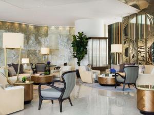 Area soggiorno di Kerry Hotel Hong Kong by Shangri-la
