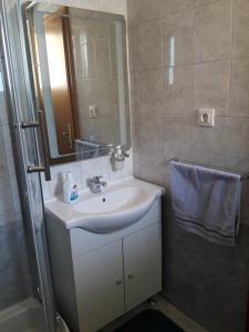 Koupelna v ubytování Apartmani Prpić