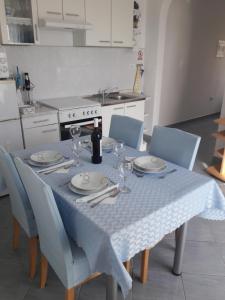 Kuchyň nebo kuchyňský kout v ubytování Apartmani Prpić