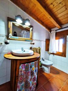 Koupelna v ubytování Casa rural La abuela Nines + 37 fotografií