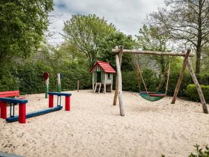 Kawasan permainan kanak-kanak di Huisje aan de kust