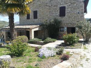 A garden outside CASALE SAN FORTUNATO