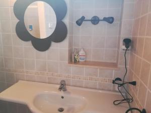 A bathroom at CASALE SAN FORTUNATO