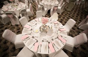 Restaurace v ubytování Holiday Inn Leeds Garforth by IHG