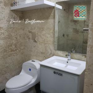 Bathroom sa Hermosos Apartamentos Frente Al Mar