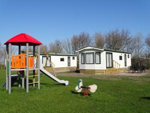 Ο χώρος παιχνιδιού για παιδιά στο Camping De Koehoorn