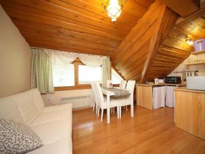 Kuchyň nebo kuchyňský kout v ubytování Vila Edelweiss Rooms&App Kranjska Gora