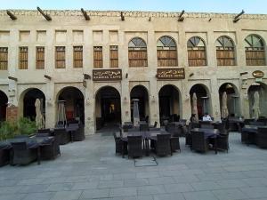 艾卡瑞斯酒店餐廳或用餐的地方
